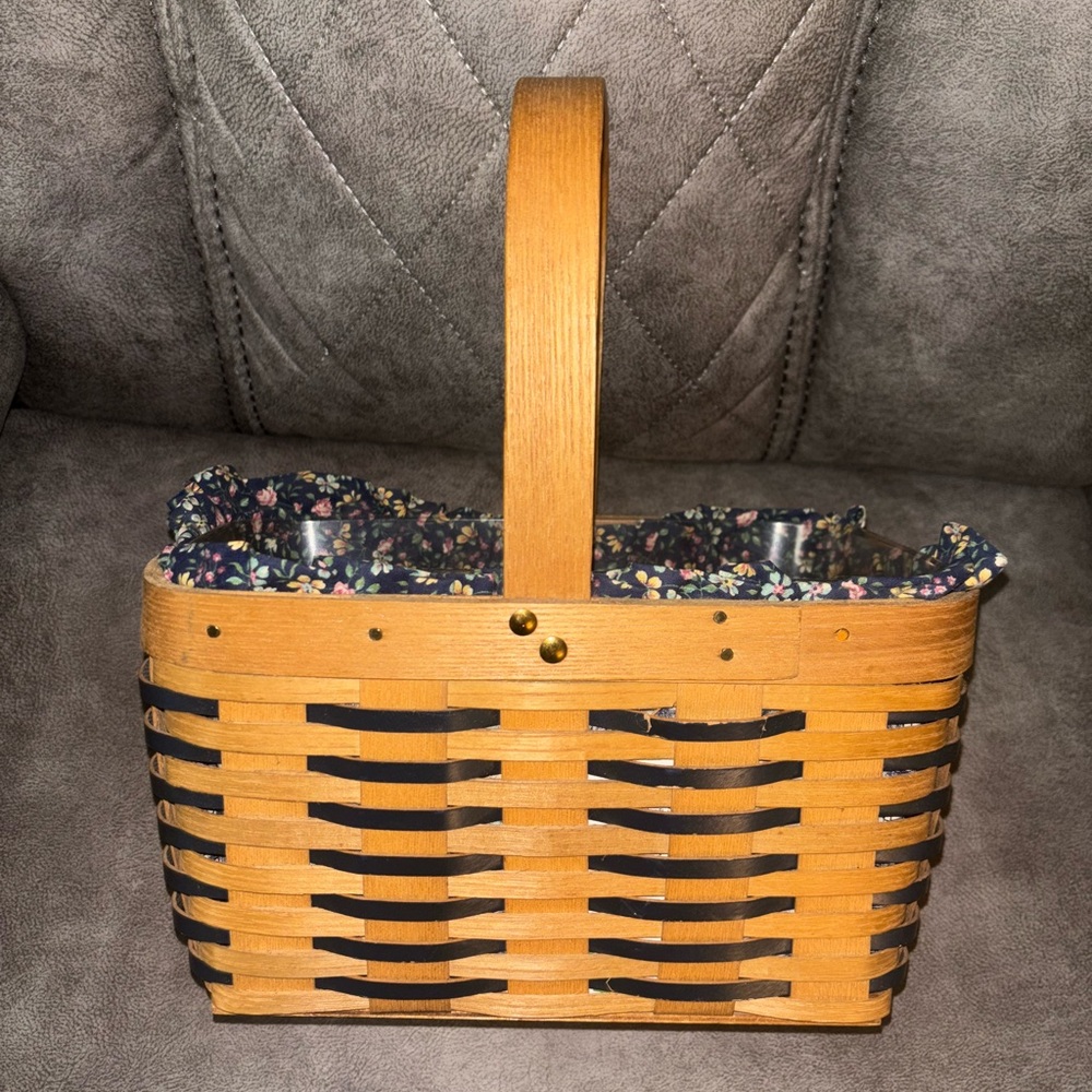Peterboro Tan/Black Woven Basket with Handle, Floral Liner, and Plastic Insert